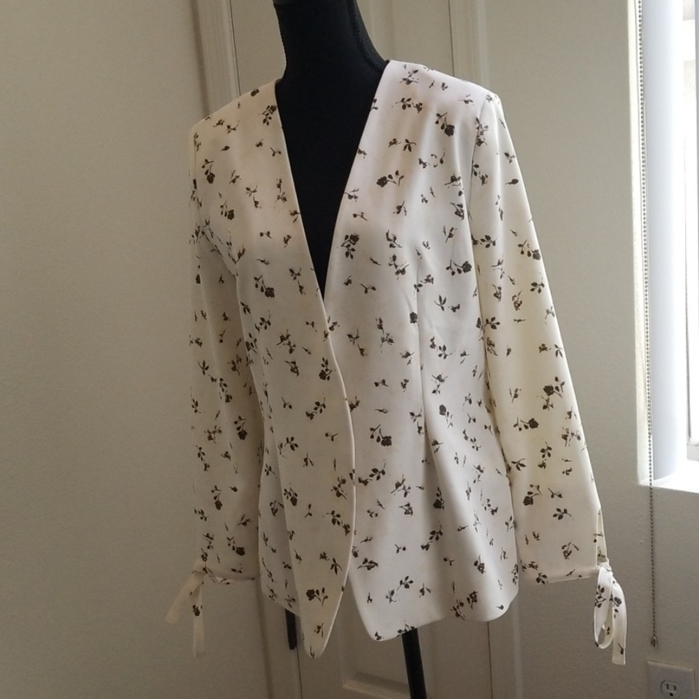 Hinge blazer